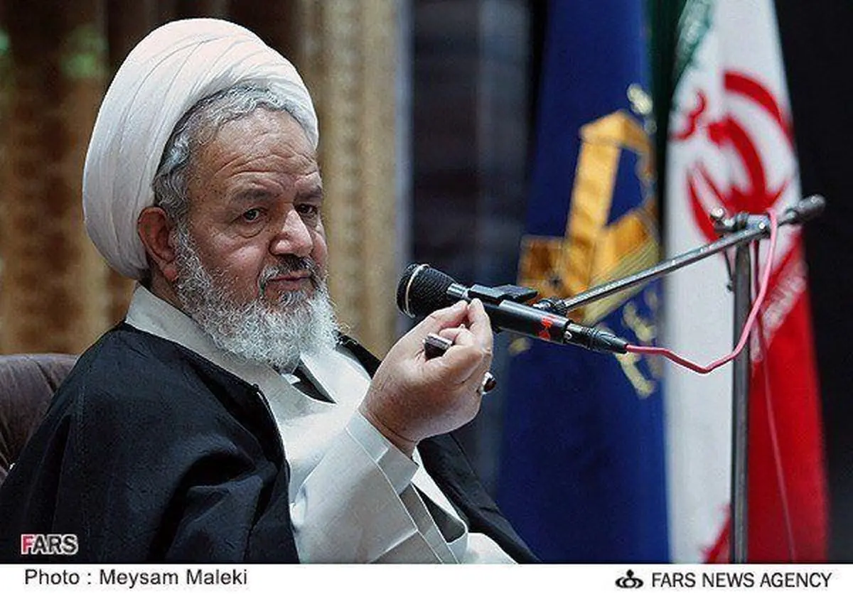 نماینده ولی‌فقیه در سپاه: چرا برخی از سیاست‌مداران می‌گویند مشروعیت و مقبولیت ما از رأی مردم است؟