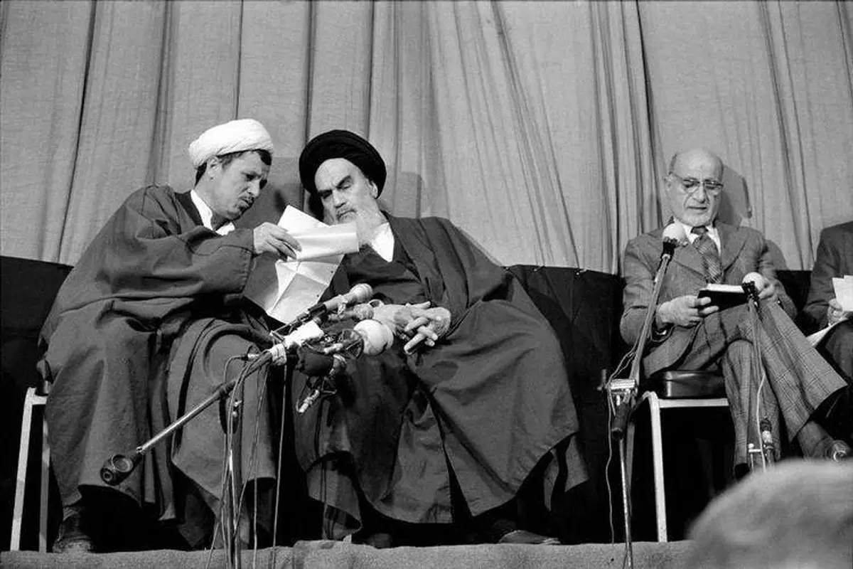 امام و مرحوم هاشمی و بازرگان در یک قاب