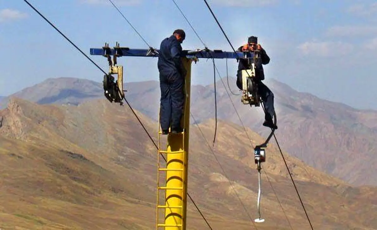 نقص فنی در تله کابین دیزین؛ ۱۰۰ نفر محبوس شدند
