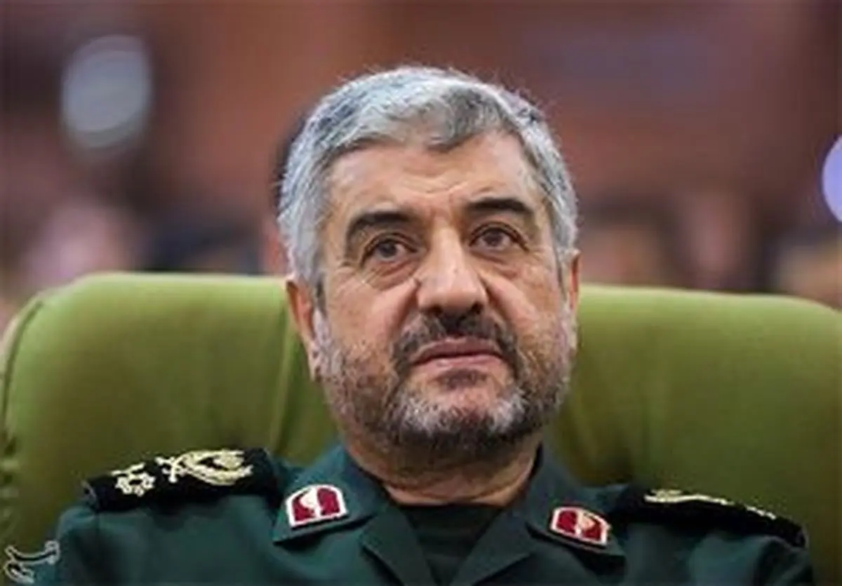 فرمانده کل سپاه: انتقال موشک به یمن امکان ندارد