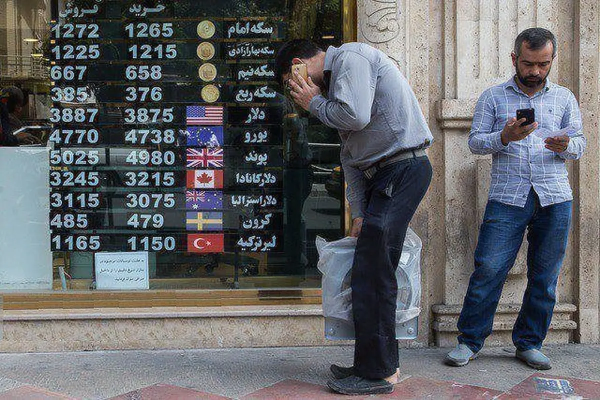 دلار ۴۳۰۰ تومان را دید و برگشت