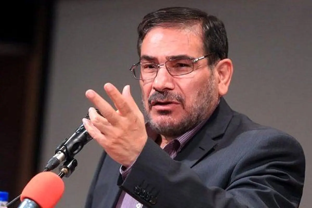 شمخانی : جنگ نیابتی آمریکا، انگلیس وعربستان علیه ایران در اینترنت