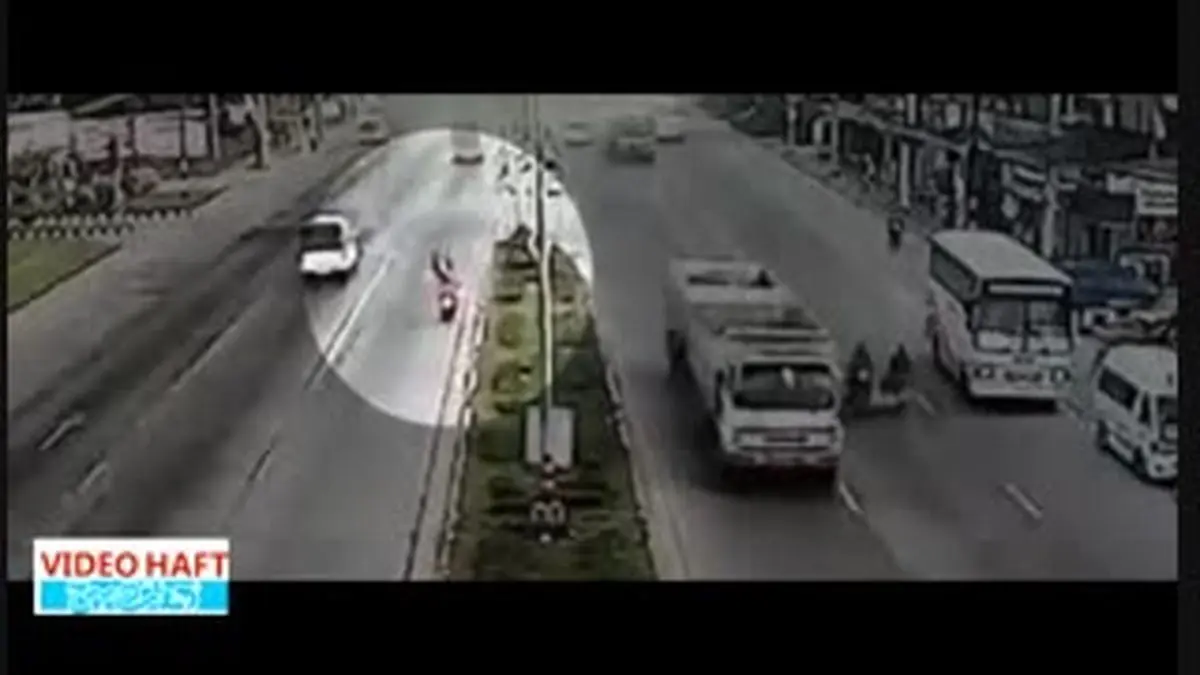ویدیو هفت| موتورسوار تایلندی که نفهمید از کجا خورد