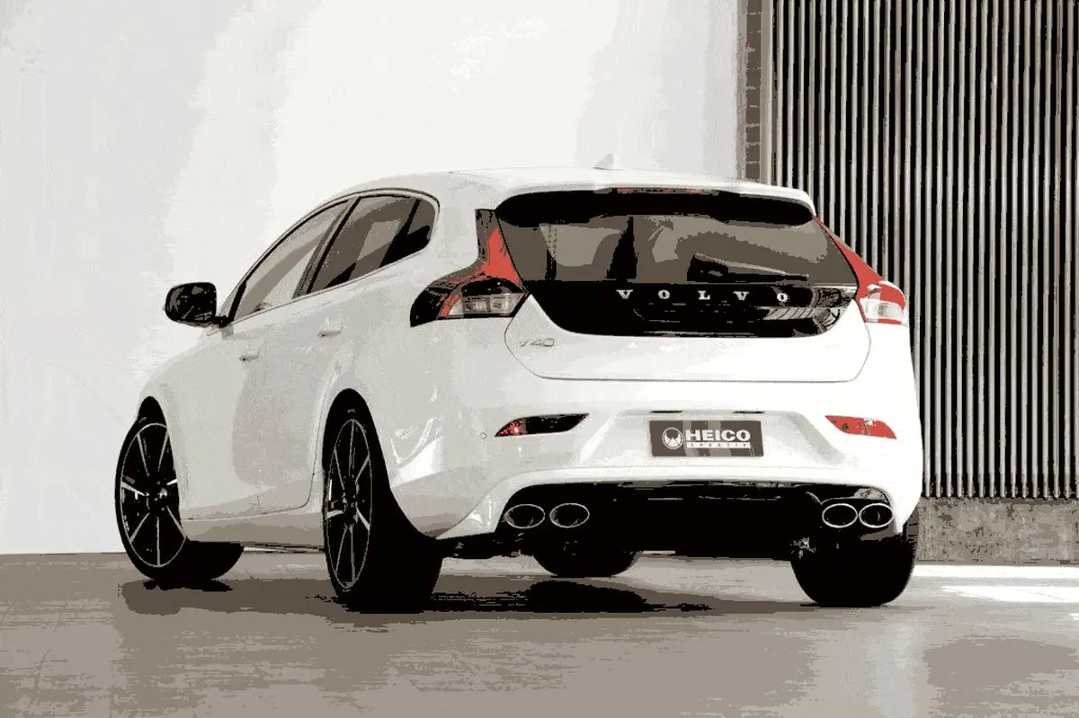 معرفی خودرو های ۲۰۱۸ : ولوو v40 هیکو