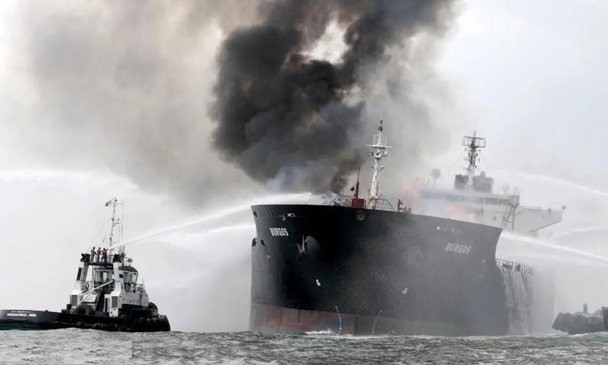 ۶۰میلیون دلار دود شد؛ خبرهای تکمیلی درباره سوختن نفت‌کش ایرانی در چین