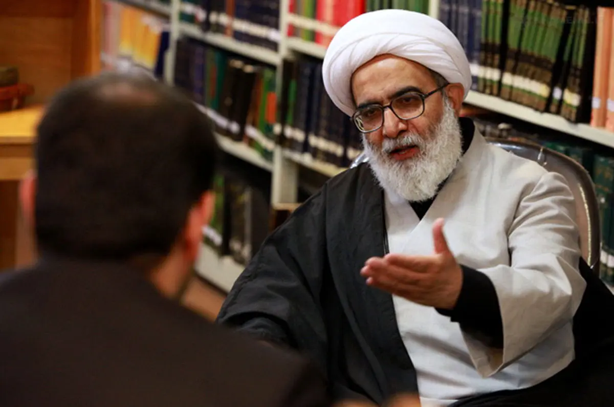 انتقاد تند استاد حوزه علمیه از روحانی