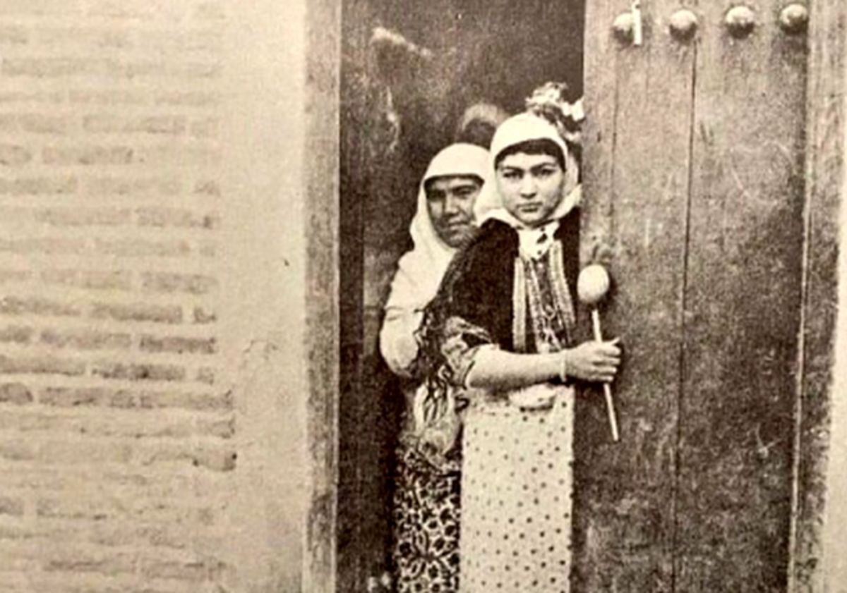 سفر در زمان؛ عکس آخرین سوگلی ناصرالدین‌شاه با لباس چینی 