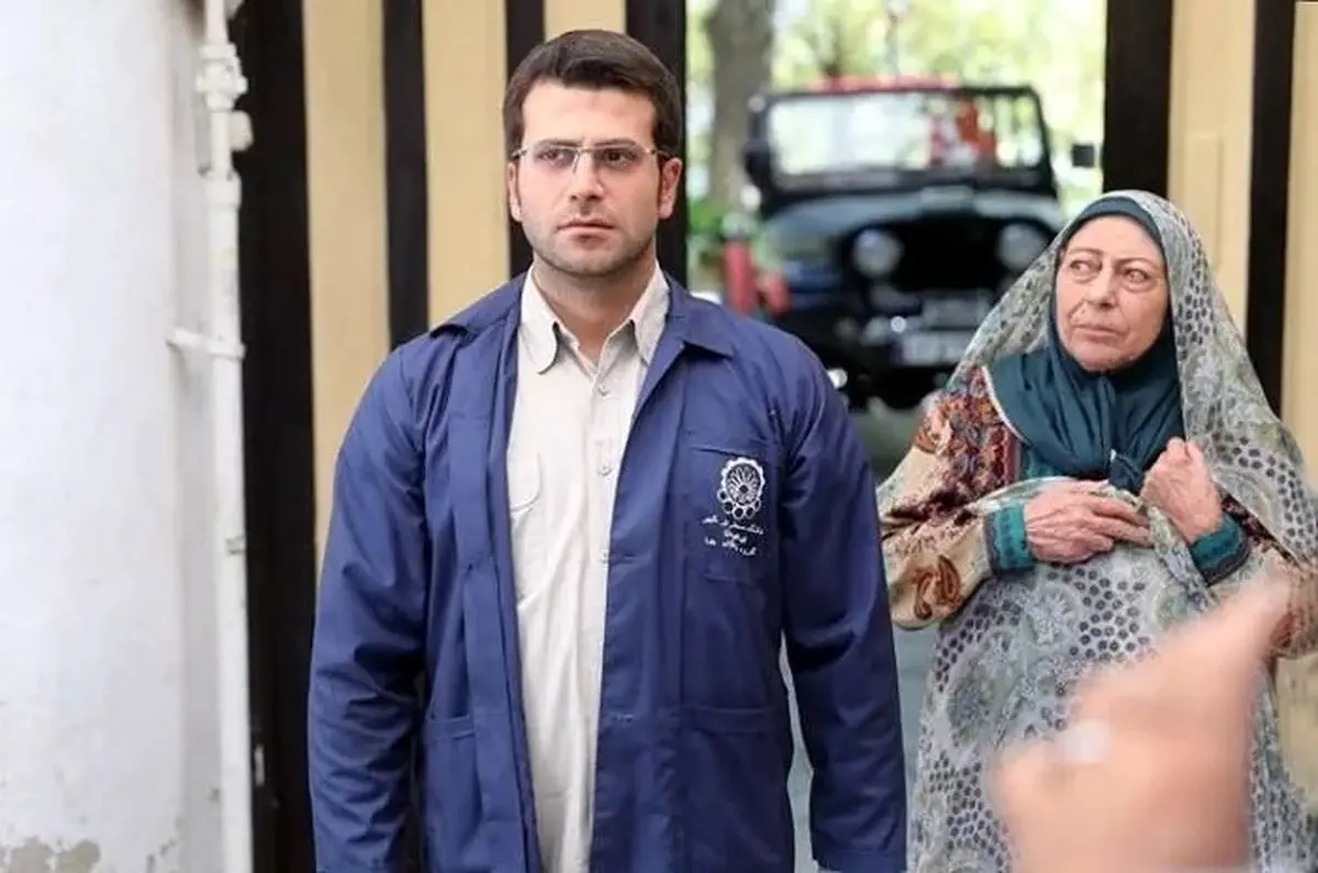 سفر در زمان | سلفی «بی بی و روزبه حصاری» در پشت صحنه سریال بچه مهندس سال 99