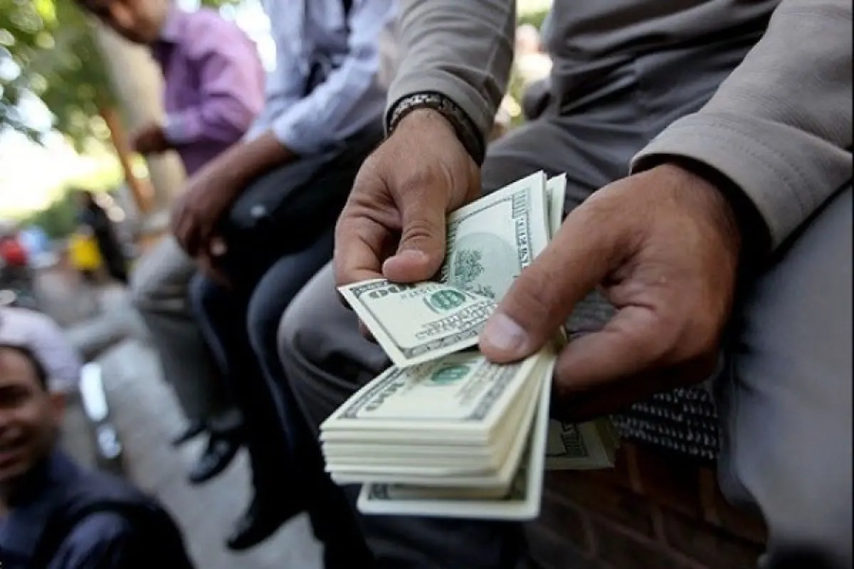 قیمت دلار کمتر از ۴ هزار و ۲۰۰ تومان نمی‌شود