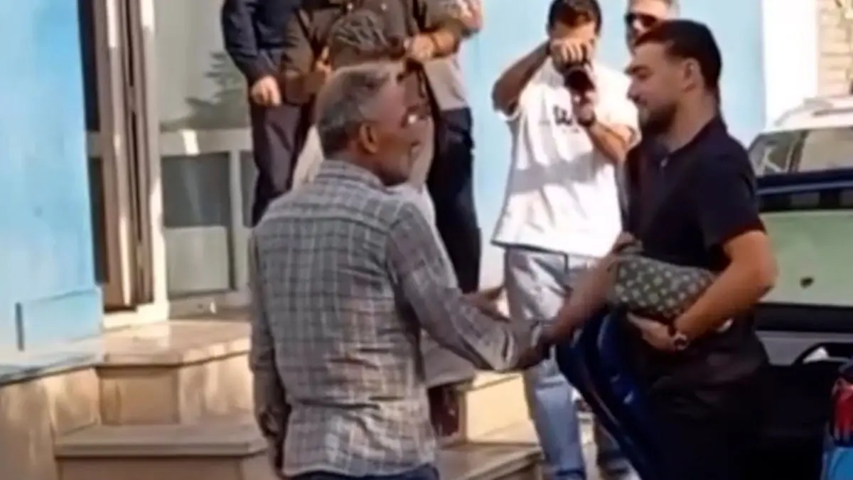 آبروریزی در استقلال؛ آی ام وری هپی؟ وی آر وری ساری!