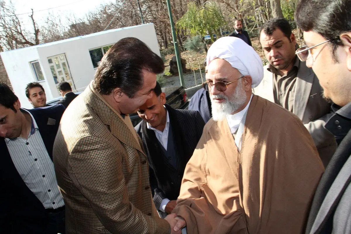 امام جمعه ایلام منتقدانش را تهدید کرد