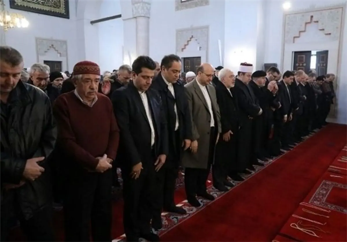 ظریف در نماز جمعه سارایوو