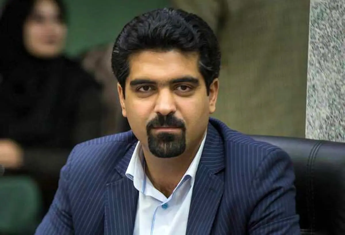 سپنتا نیکنام همچنان بلاتکلیف