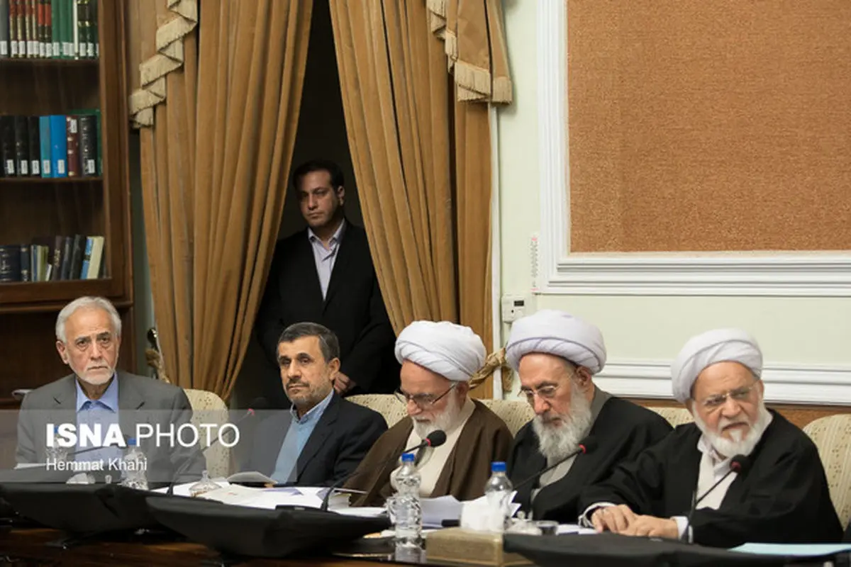 احمدی‌نژاد علت غیبت سران قوا در جلسات مجمع؟