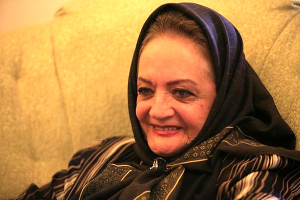 انتقاد فرزند شهلا ریاحی از یک بیاخلاقی
