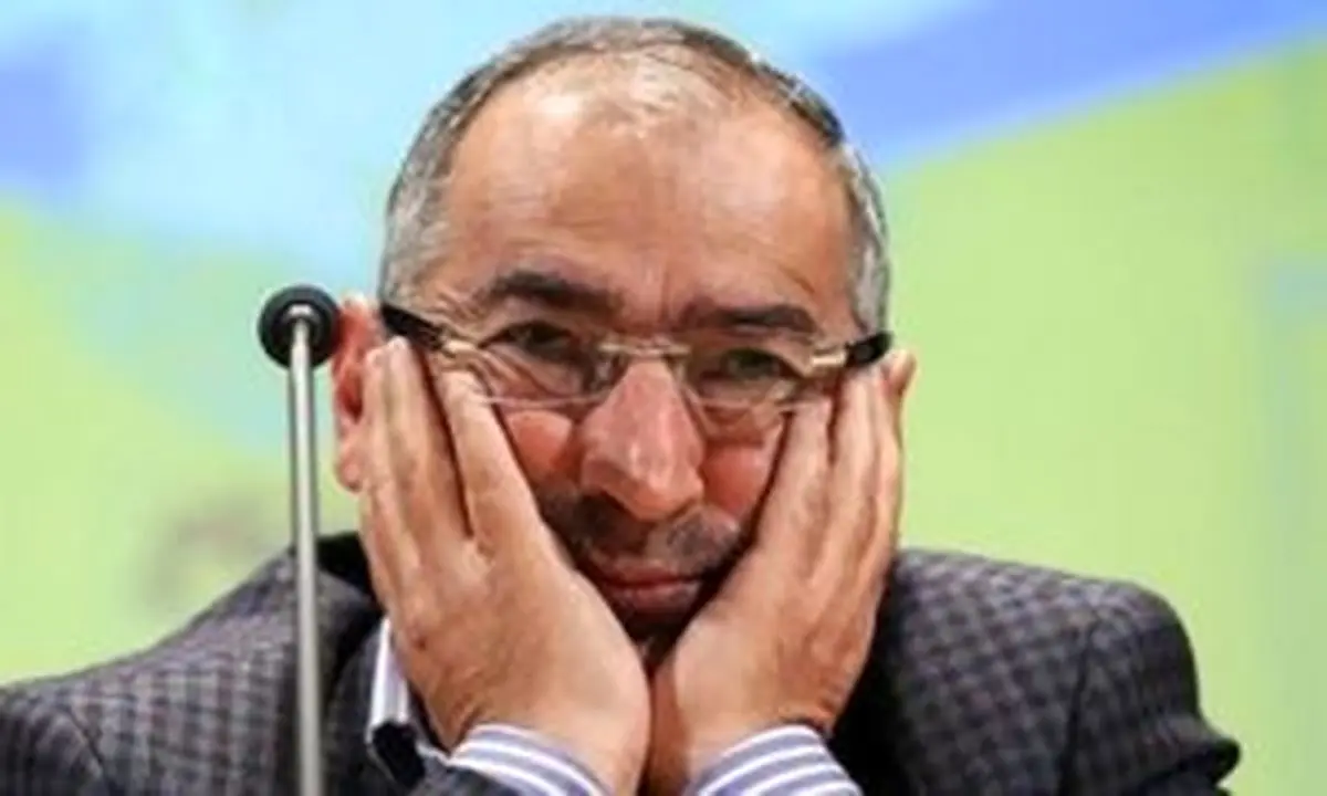 زیباکلام: از حضور در فضای مجازی منع شده‌ام