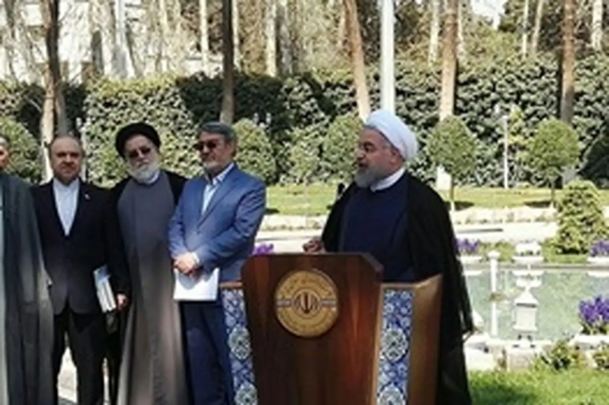 روحانی: سخت نگیریم بگذاریم مردم شاد باشند