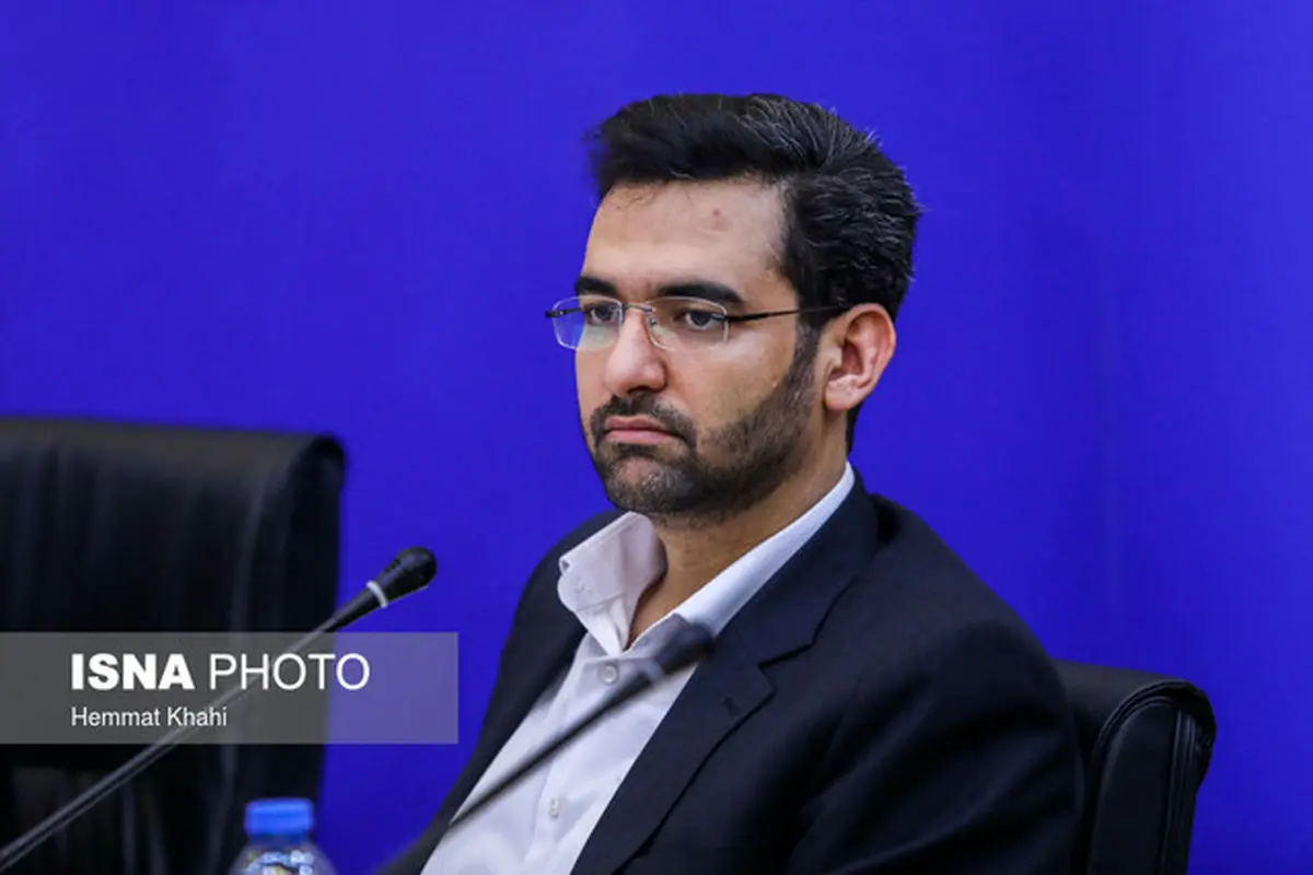 آذری‌ جهرمی:کاربران‌ مقابل دستور قضایی مقاومت می‌کنند