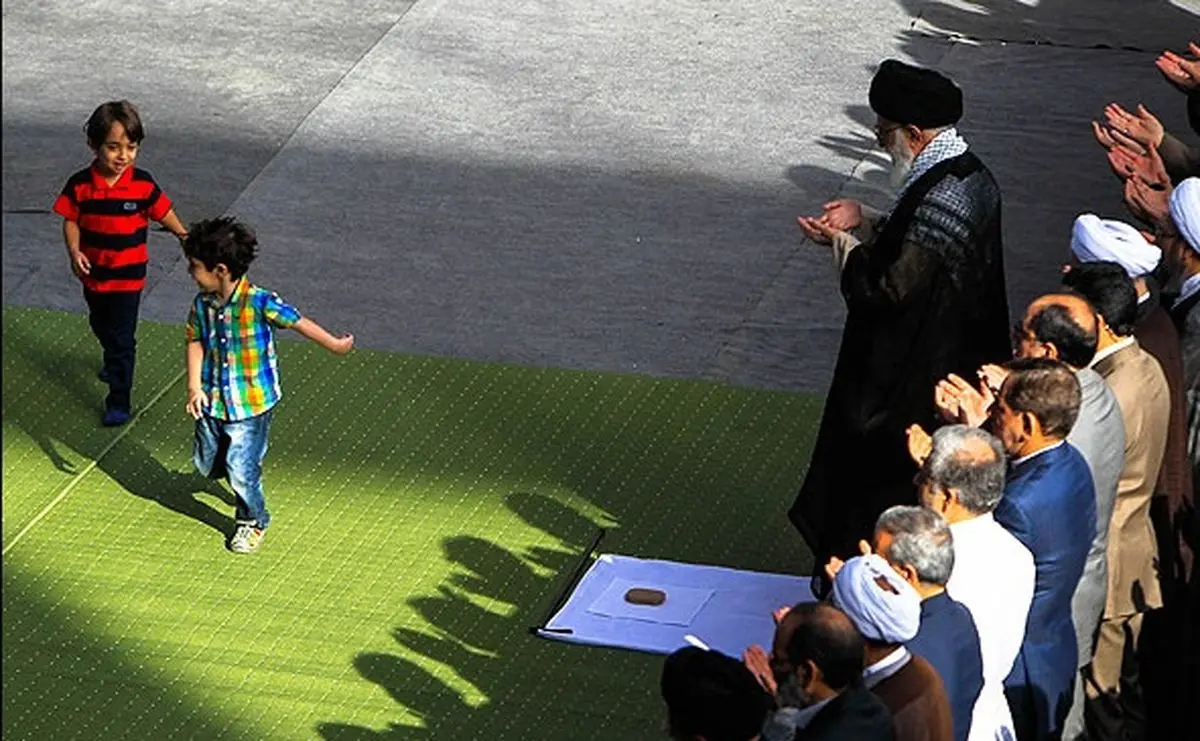 رهبر انقلاب نماز عید فطر را اقامه می‌کنند