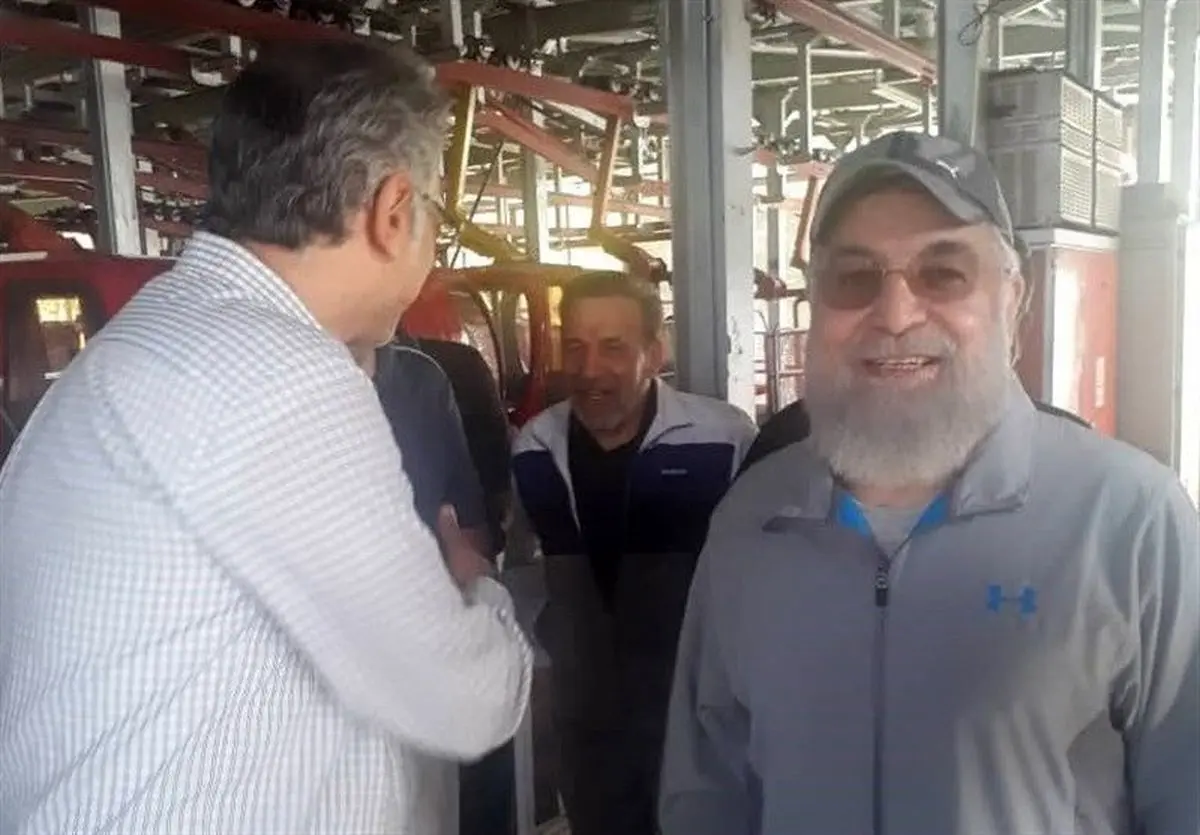 توضیح واعظی درمورد عکس روحانی در توچال