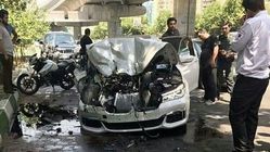 تصادف شدید یک خودرو با چند عابران پیاده در بزرگراه بابایی
