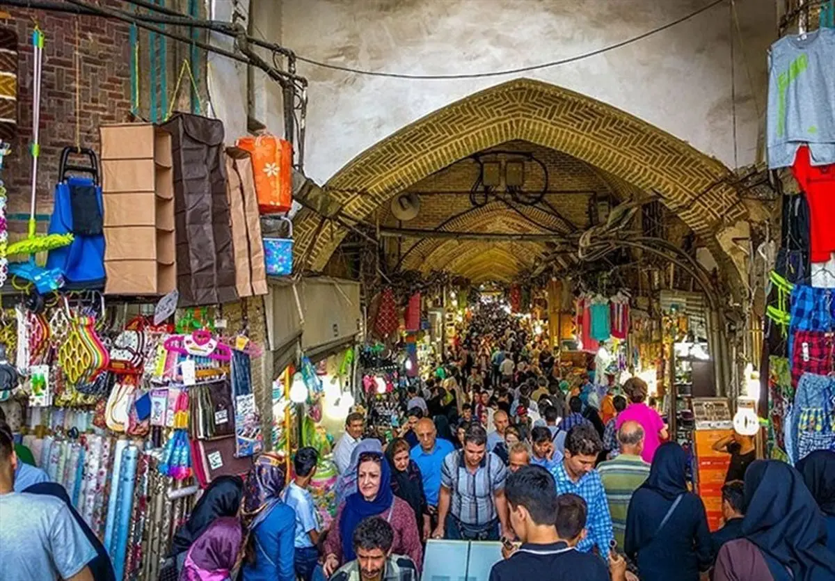 هجوم مرزنشینان کشورهای همسایه برای خرید کالاهای اساسی داخل ایران