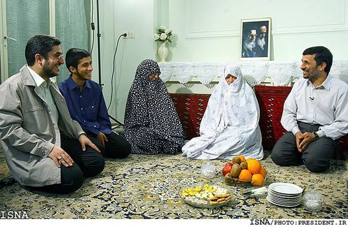 فرزند احمدی‌نژاد کجاست؟