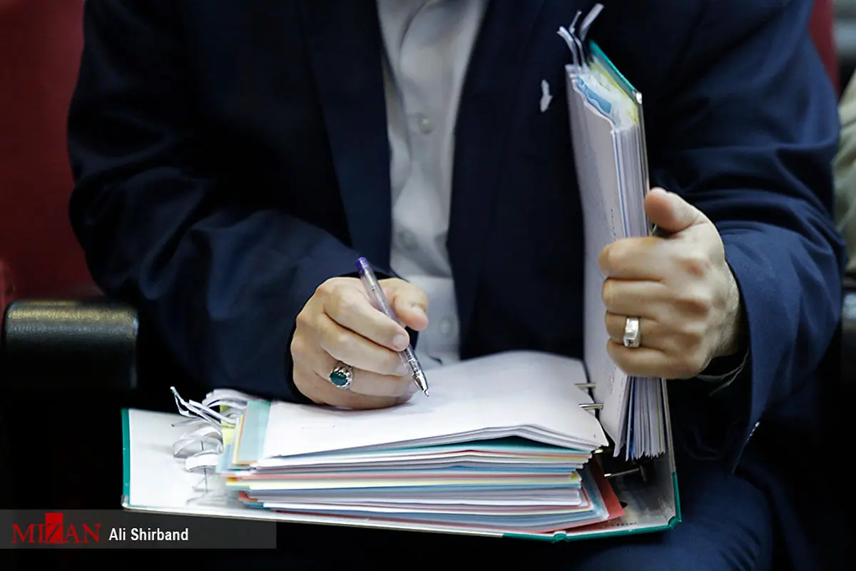 متهم ردیف سوم ثامن الحجج که می‌گفتند فرار کرده در دادگاه آفتابی شد