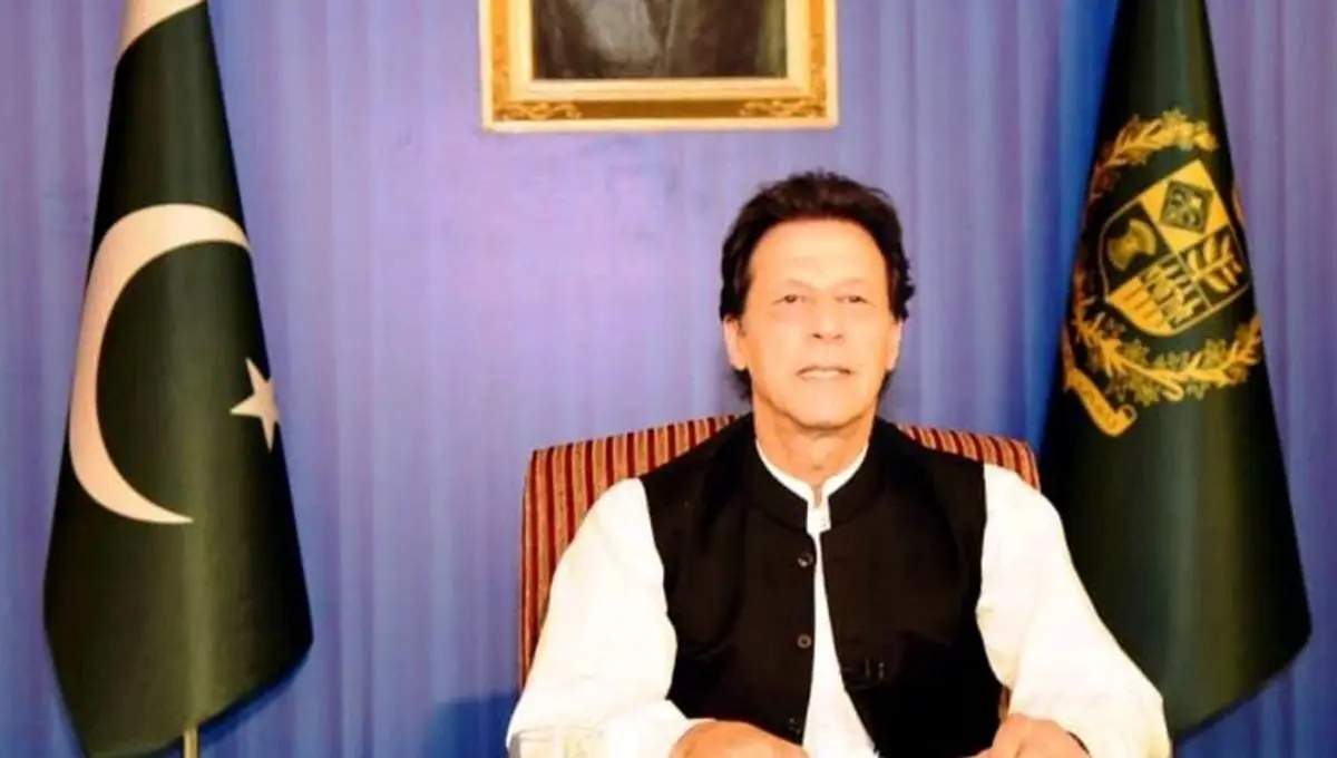 چرا عمران خان با هلیکوپتر به دفتر کارش می‌رود؟