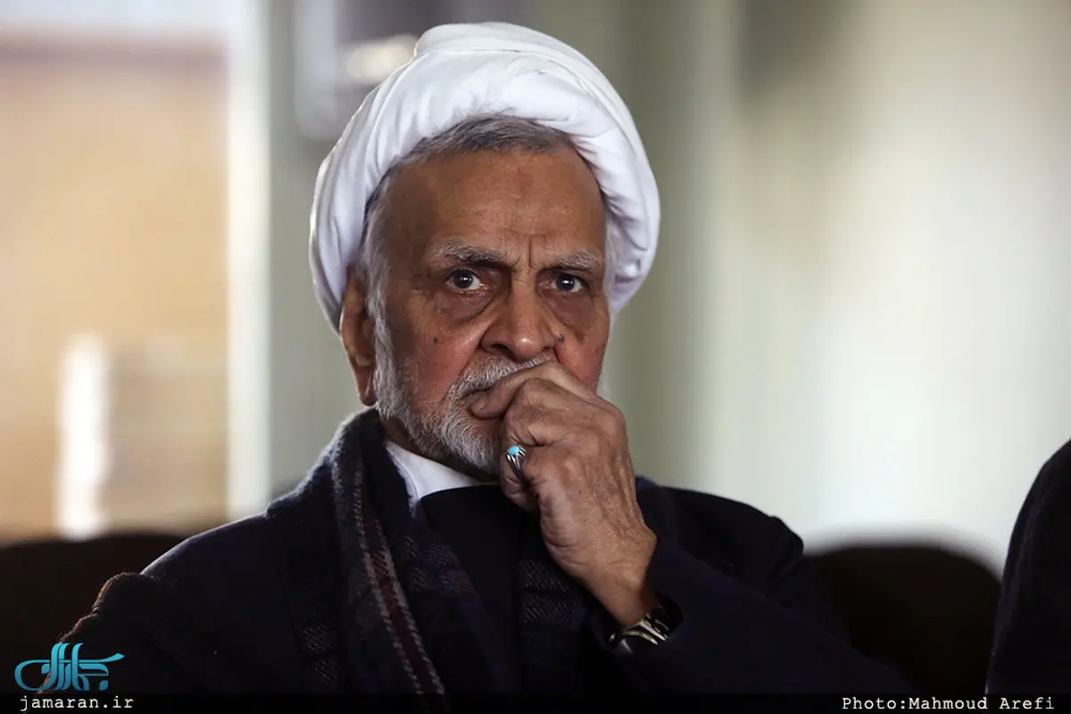 حجتی کرمانی: آقای مصباح، حوصله روزنامه‌ خواندن ندارد و روزنامه را زائد و خواندنش را اتلاف‌وقت می داند