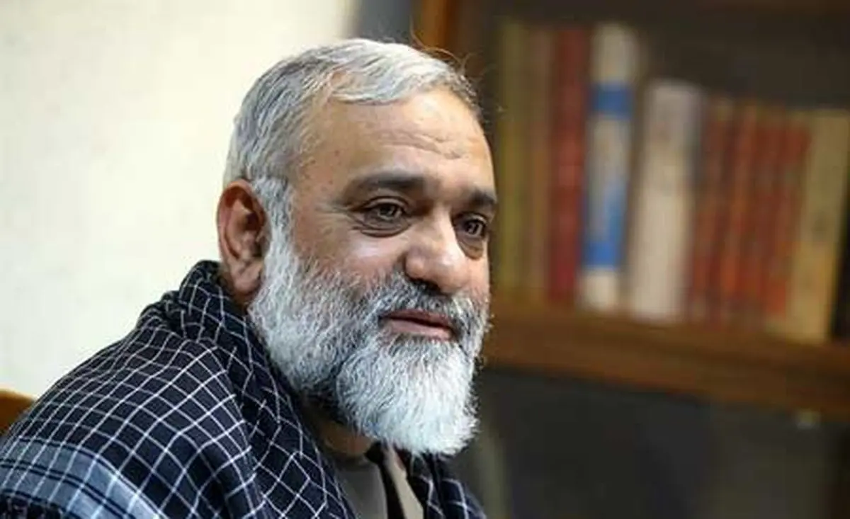 نقدی:محمدرضا شاه همجنس باز،قمارباز و زناکار بود