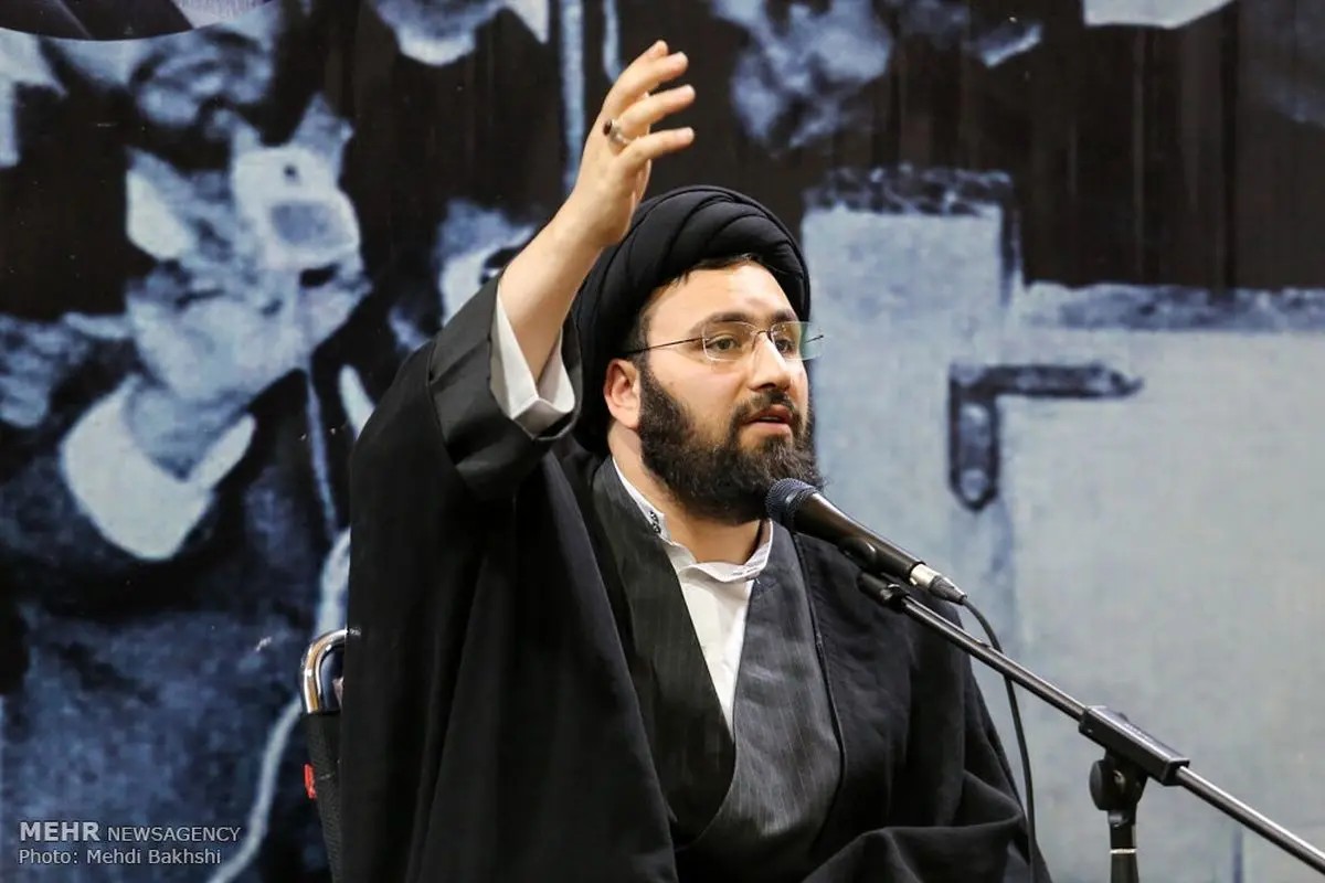سیدعلی خمینی از ایران هجرت کرد