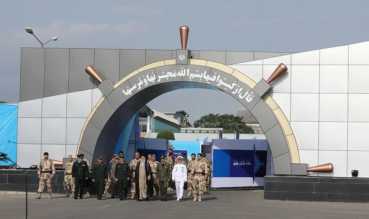 رهبر انقلاب: ملت ایران از اخم آمریکا نهراسید