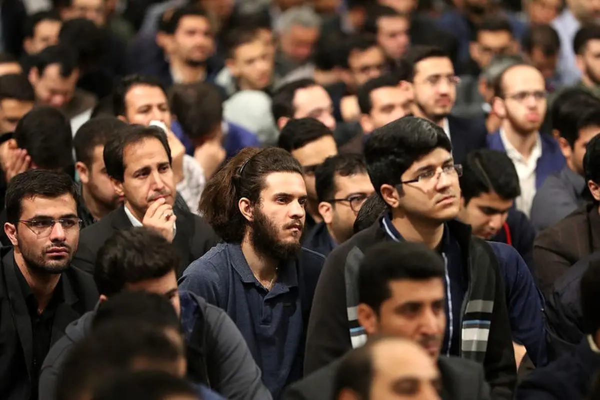 عکس | تیپ جالب جوان نخبه در دیدار با رهبر معظم انقلاب