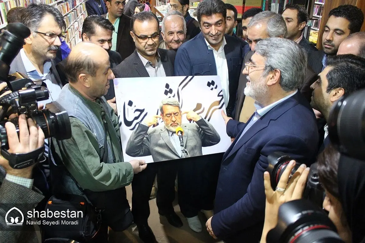 عکس عجیبی که به وزیر کشور اهدا شد