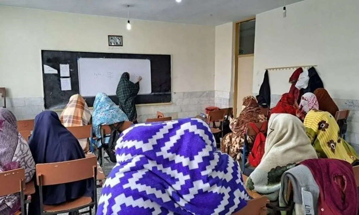 اطلاعیه درباره عکس جنجالی برگزاری کلاس با پتو + عکس