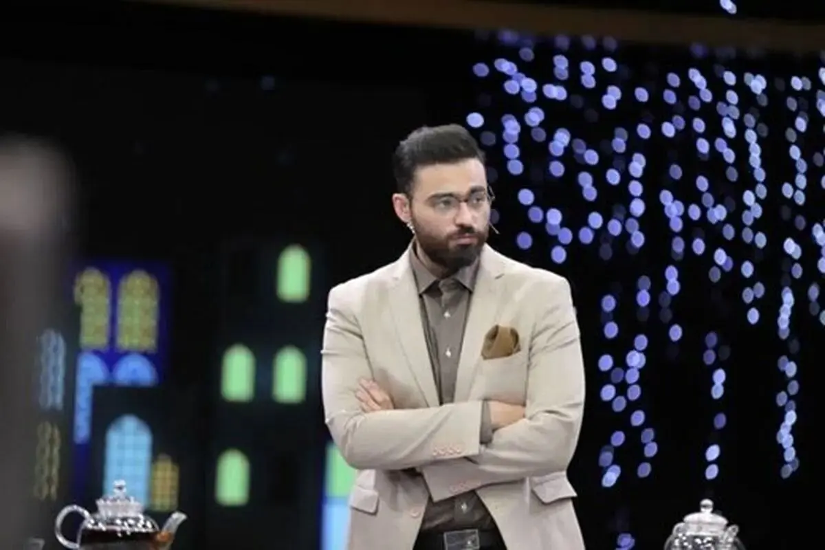 مجری برنامه شب یلدا از یحیی عذرخواهی کرد و پرسپولیسی شد + عکس