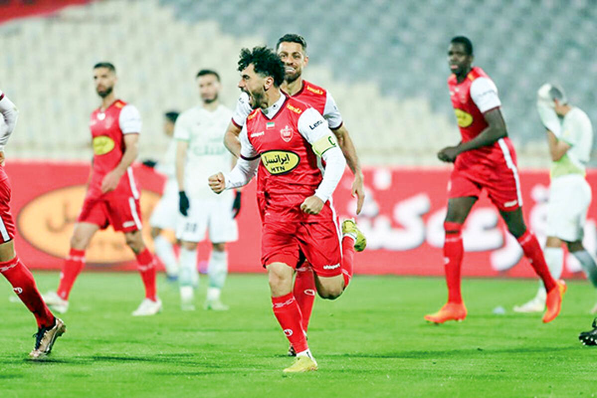 پرسپولیس و استقلال در دو ریل مخالف!