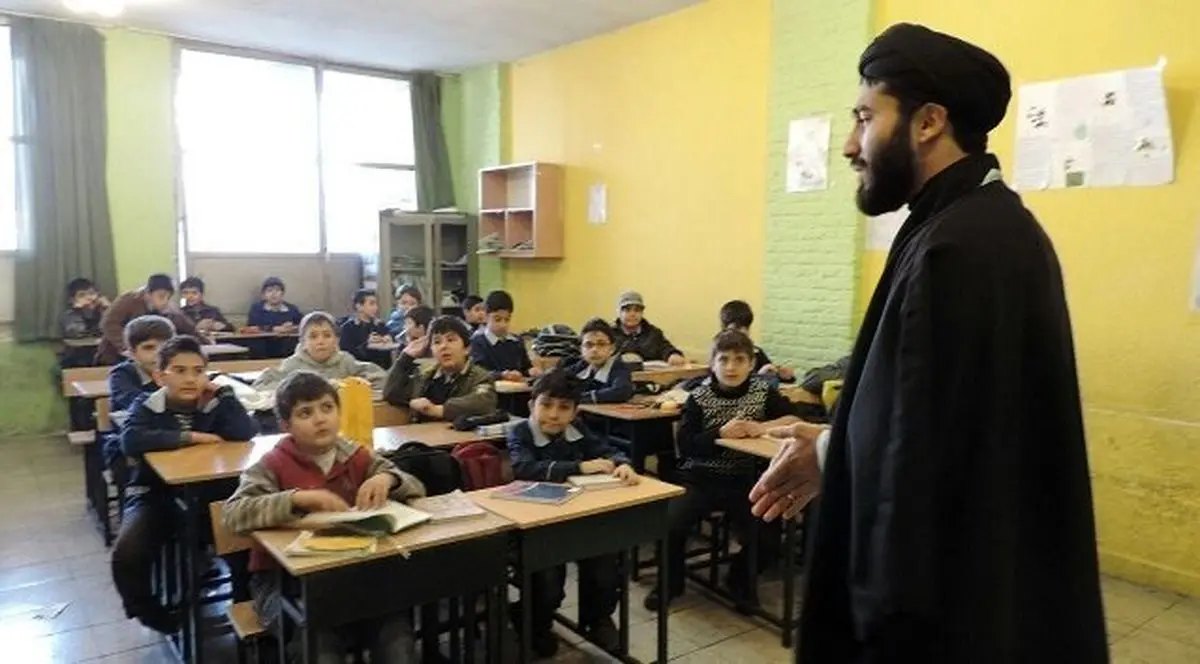 ورود ۱۵ هزار روحانی به مدارس برای کمک به مدیران