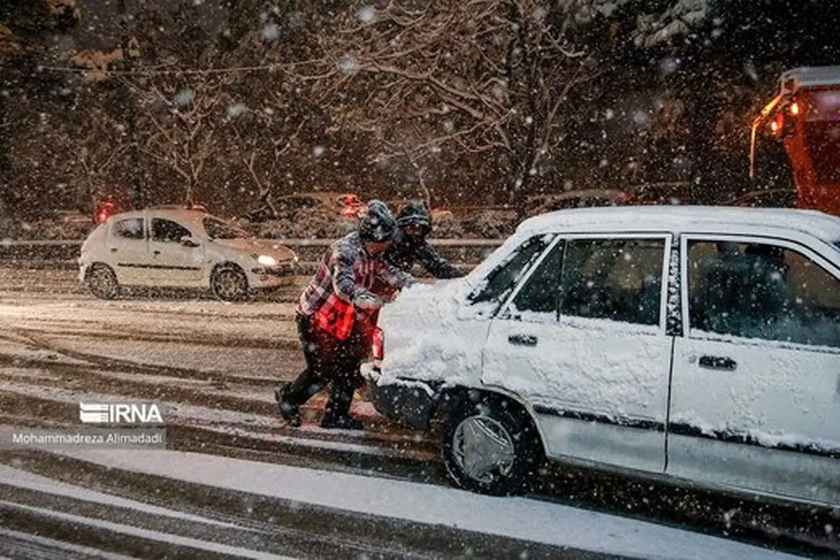 گزارش تصویری | وضعیت بزرگراه‌های تهران در شب برفی