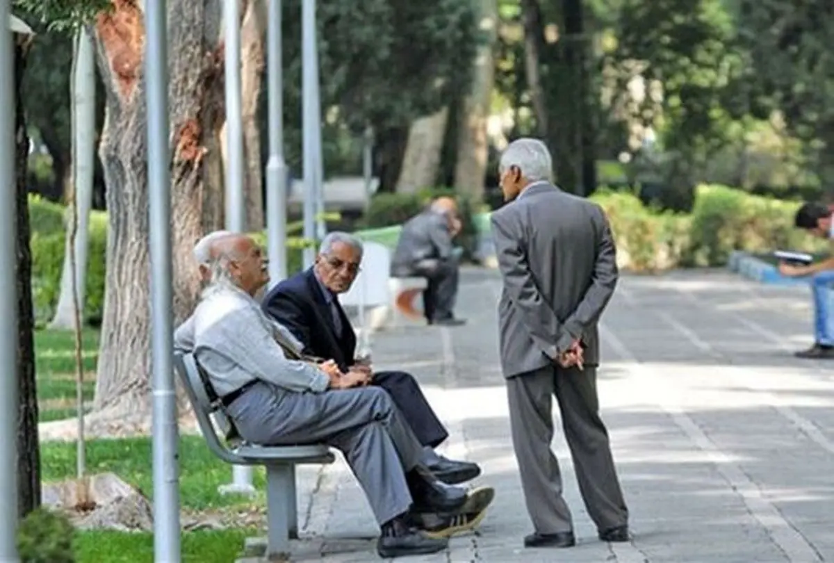 کدام بازنشستگان ۲ میلیون و ۹۰۰ هزار تومان عیدی می‌گیرند؟