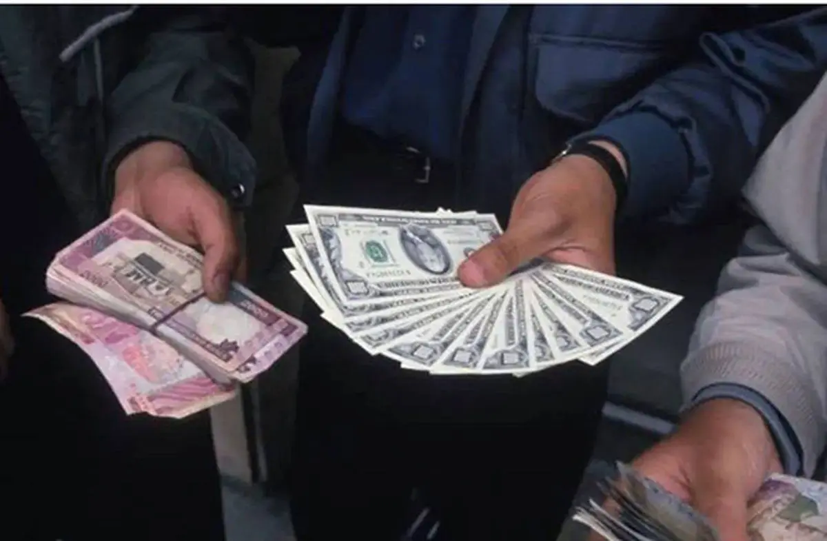 قاب تاریخ| ‌بازار سیاه دلار، رضاخان در موریس، احمدشاه در انگلیس