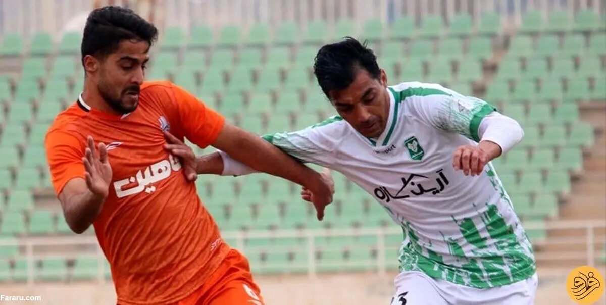 ببینید | جمع‌آوری آب از چمن ورزشگاه با ملاقه و فرعون!