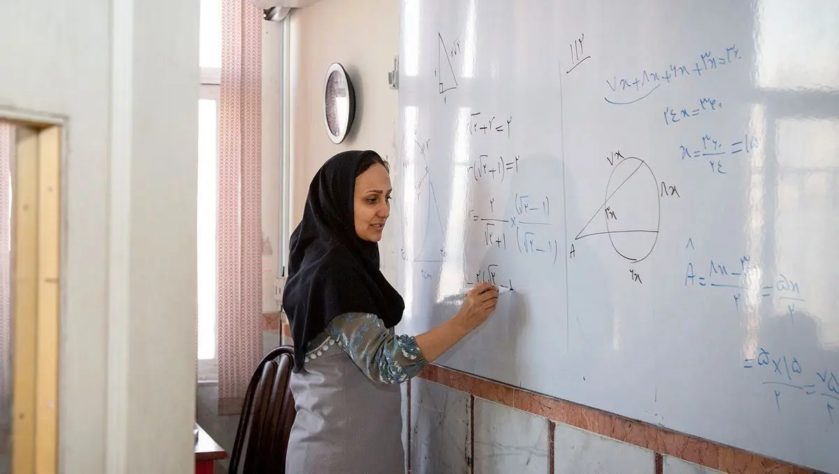 عذرخواهی آموزش و پرورش: حقوق اسفند علی‌الحساب پرداخت می شود