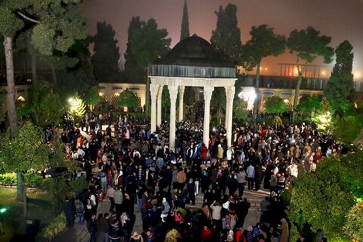 مصدومیت چند نفر در ازدحام لحظه تحویل سال حافظیه