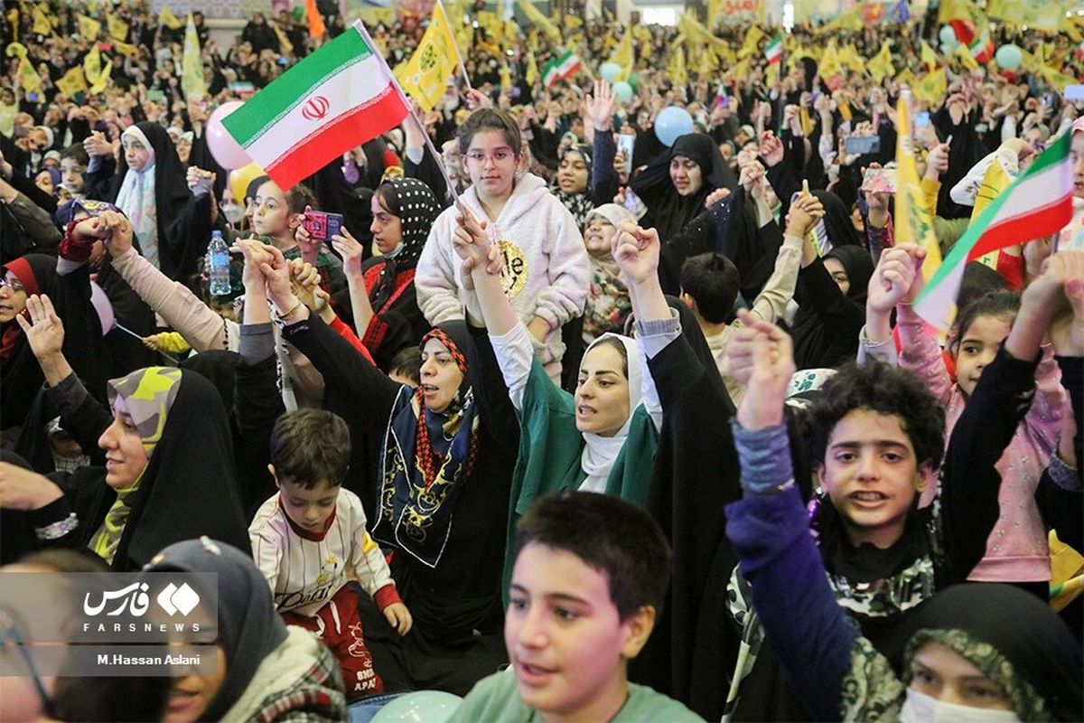 گزارش تصویری | پوشش زنان در جشن نیمه شعبانِ مصلای تهران