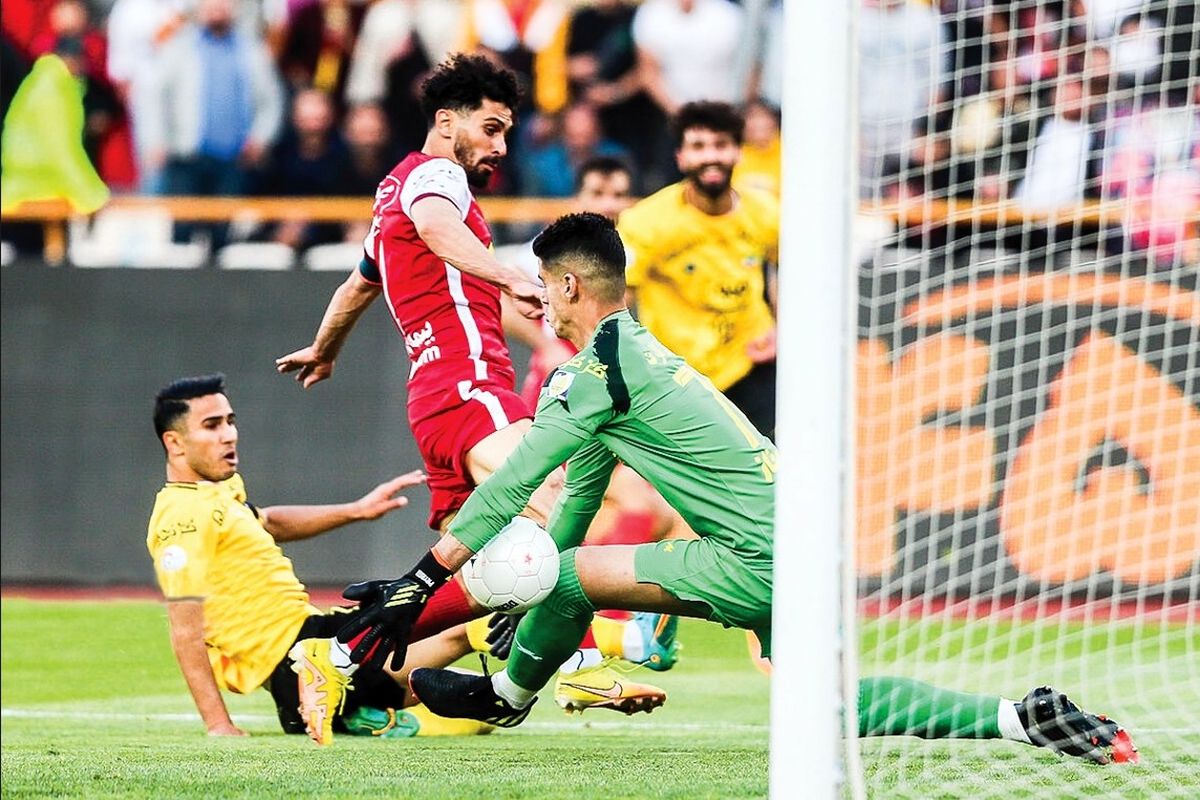 خنجر برزیلی بر پشت پرسپولیس
