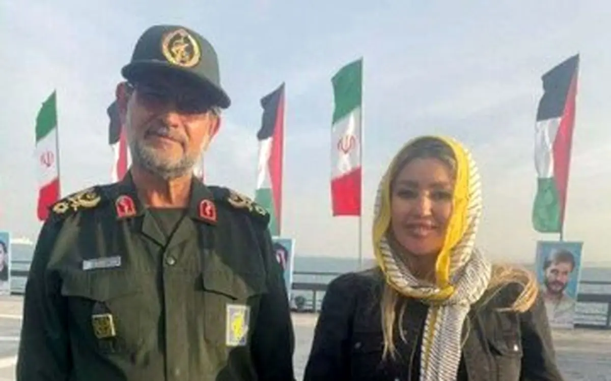 عکس | خبرنگار زن خارجی روی ناو سپاه در تنگه هرمز