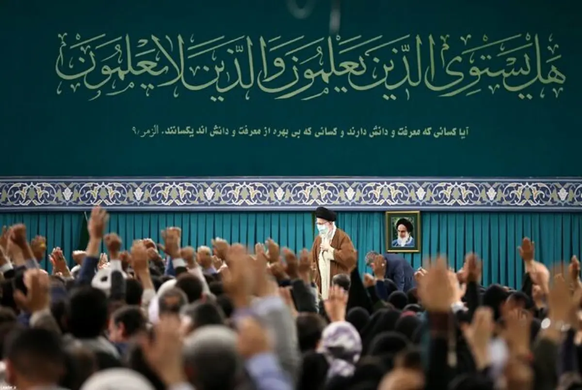 رهبر انقلاب: معلمان امروز فردای کشور را میسازند