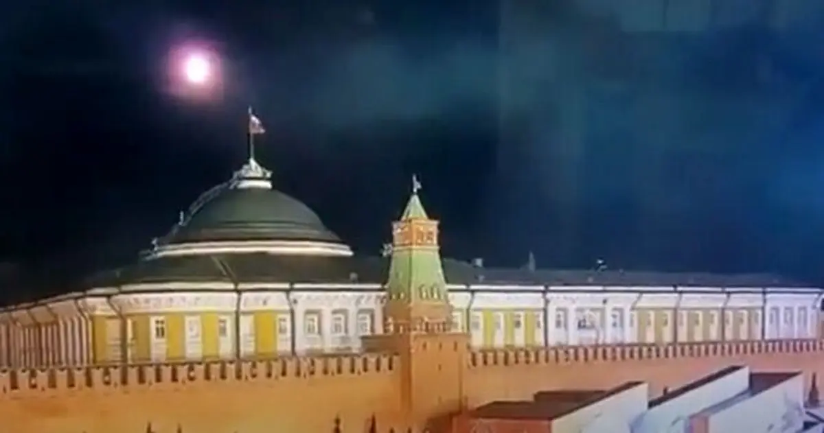 فیلم انهدام پهپاد مهاجم توسط پدافند کاخ کرملین + واکنش اوکراین